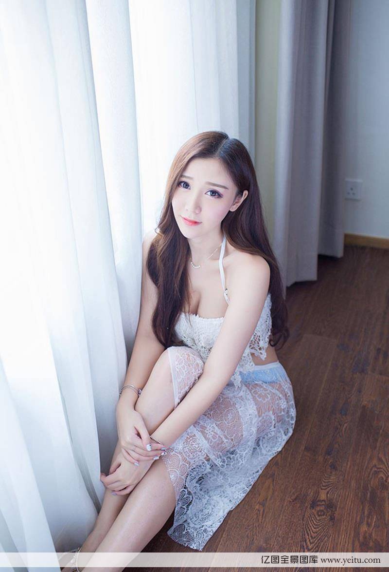 气质美女淼淼户外非凡美艳性感写真-7