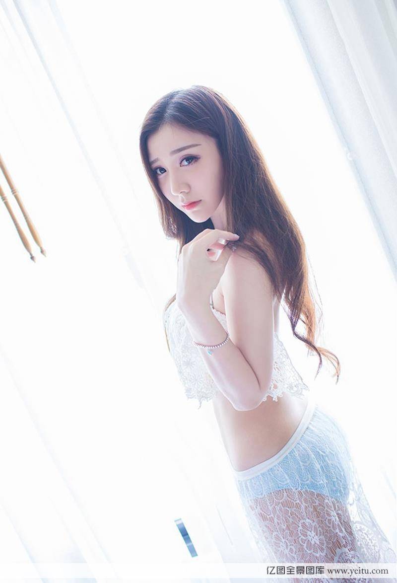 气质美女淼淼户外非凡美艳性感写真-4