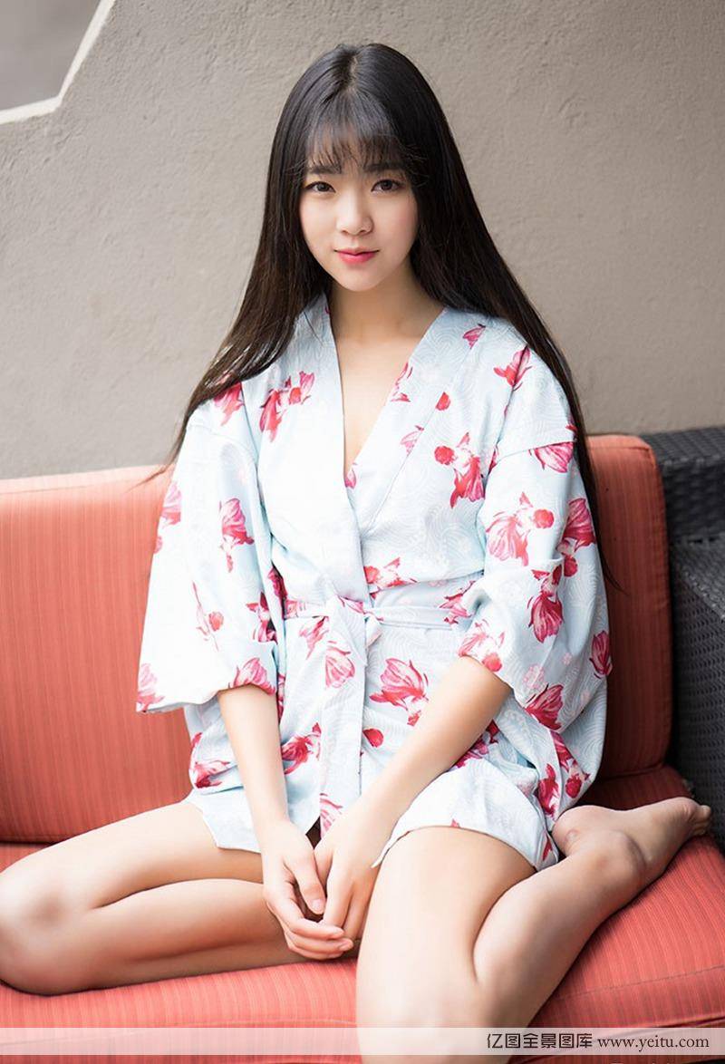 甜美柔弱萌妹子可乐Vicky性感和服写真-11