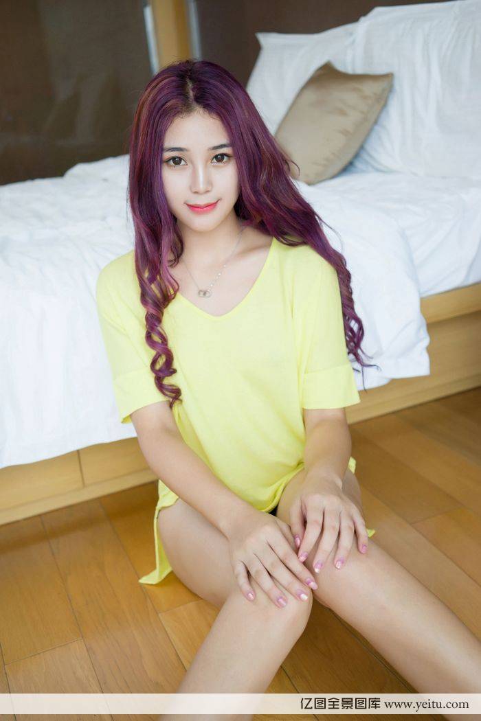 美女嫩模Candi紫色情趣内衣诱惑写真