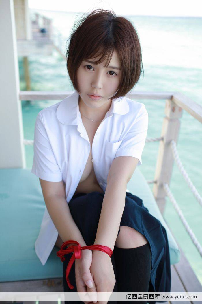 百变女王艾莉Evelyn透明情趣蕾丝内衣隐现-32