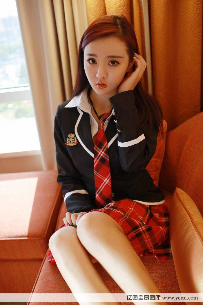 性感美女模特佳佳JiaJia学生装制服诱惑显美胸-2