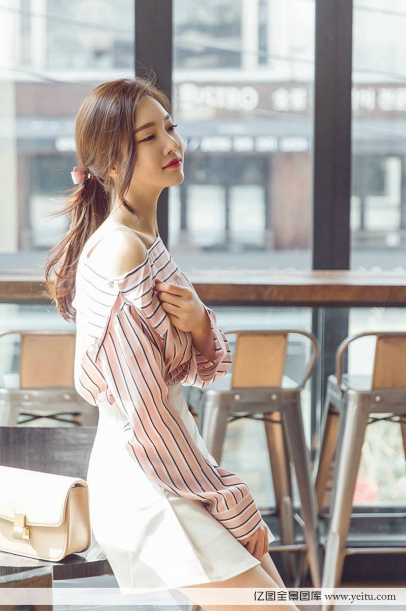 美女模特娇俏迷人知性高贵魅力写真