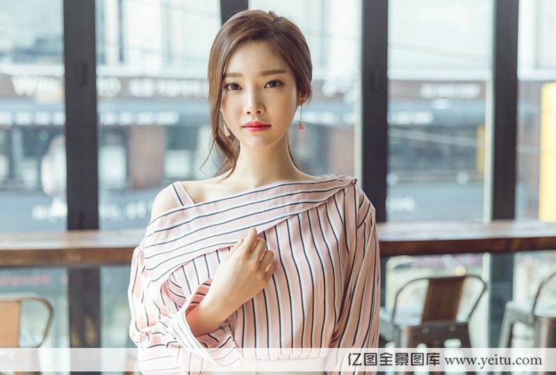 美女模特娇俏迷人知性高贵魅力写真-9