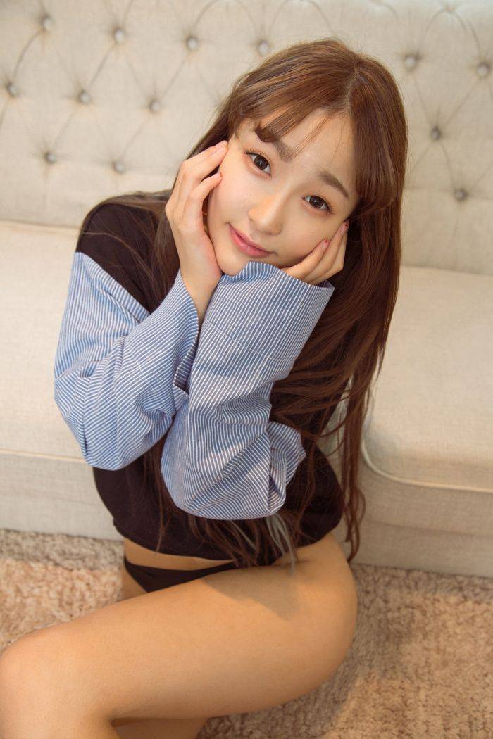 性感美女含猪蹄子SM捆绑制服诱惑大胆写真