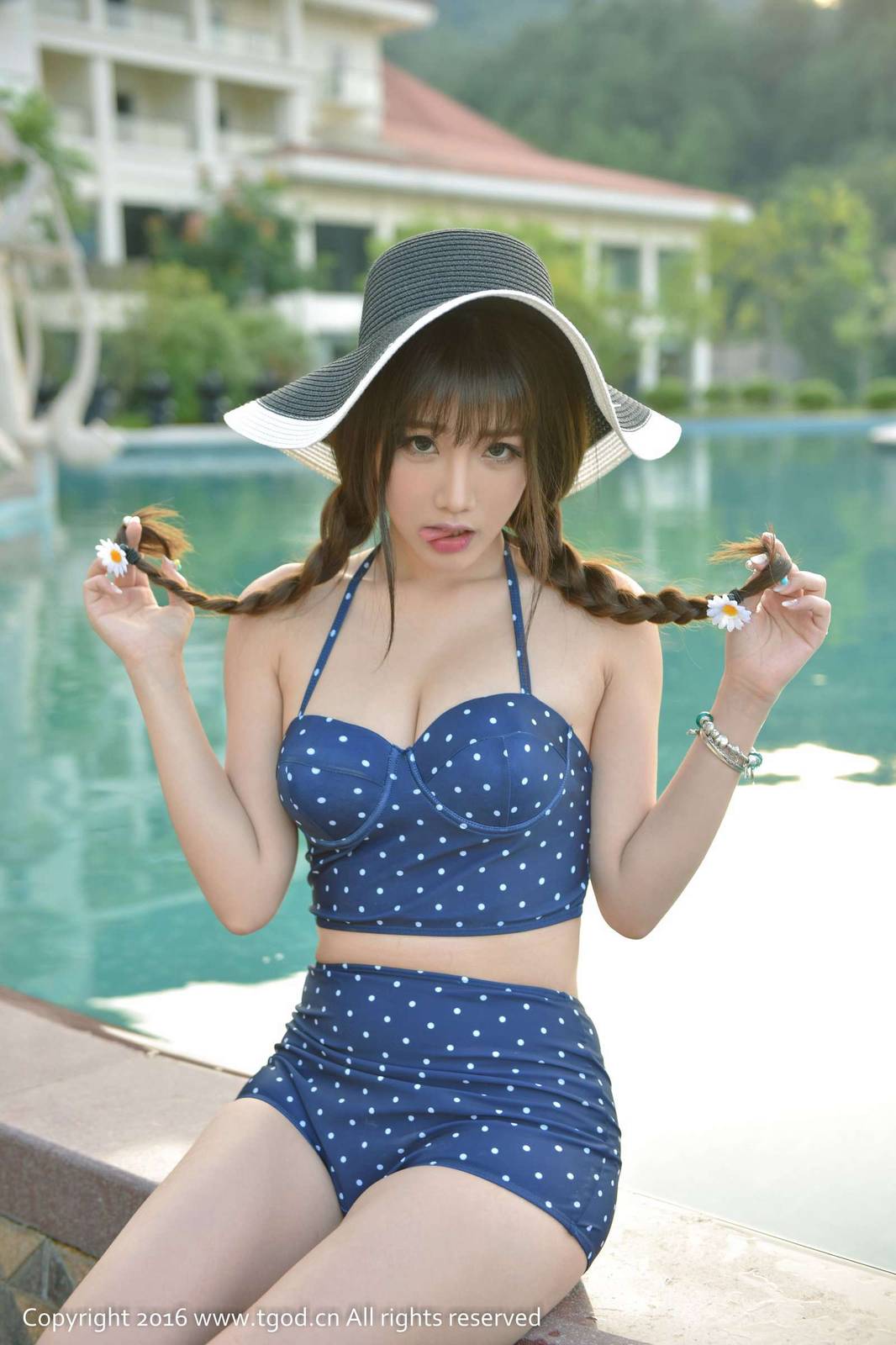 推女神美女模特朱若慕比基尼性感云曼旅拍-6