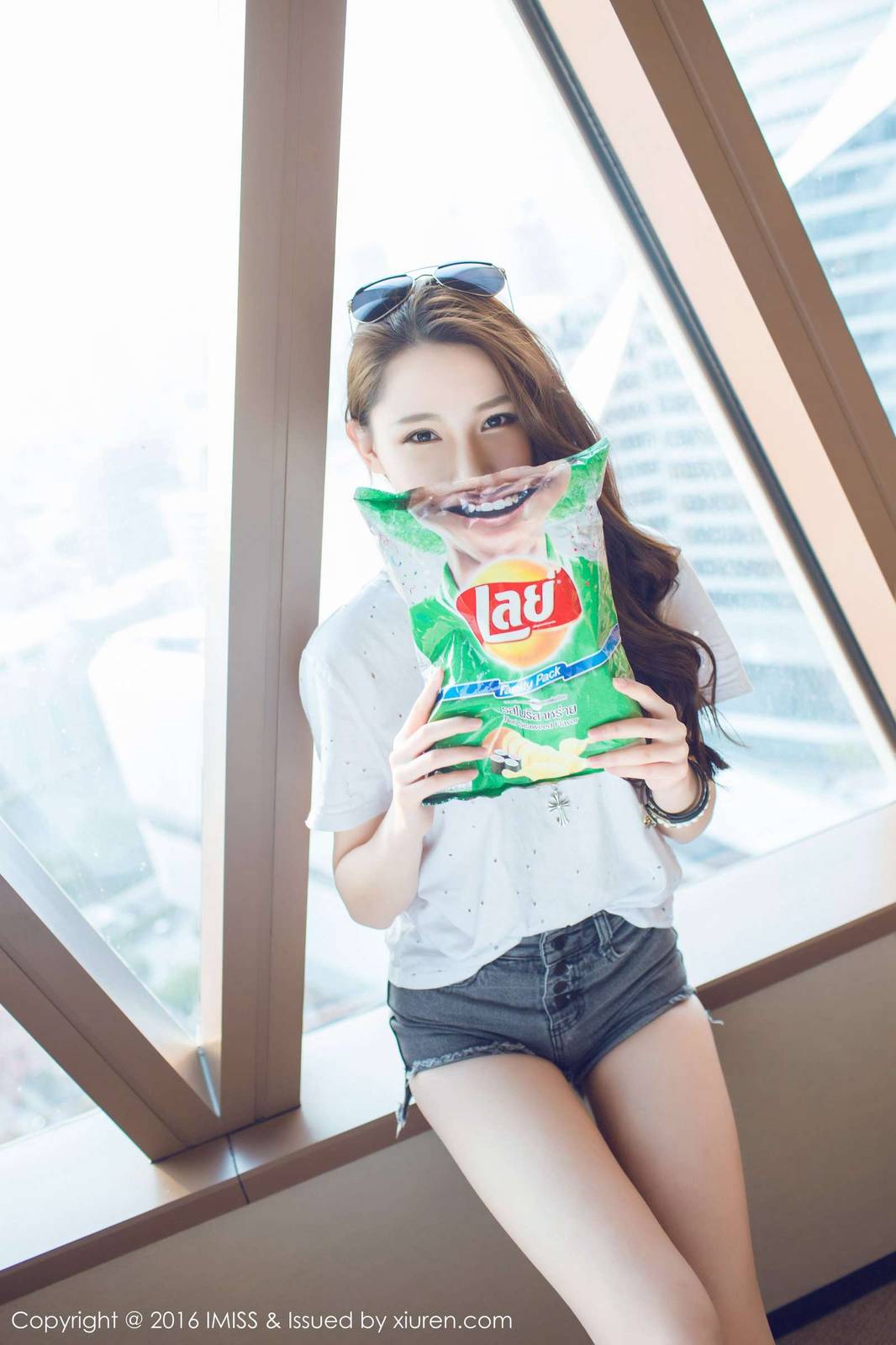 爱蜜社美女模特刘奕宁性感美胸翘臀泰国旅拍