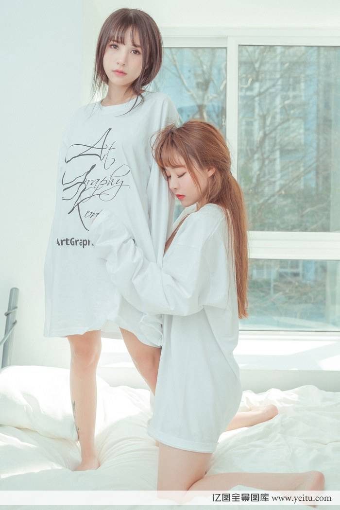 姐妹花美女模特柳侑绮夏美酱酥胸互摸诱惑之极-7