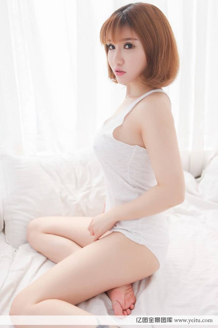 极品尤物傲娇萌萌浴室半裸美胸乳沟浴室性感写真-2