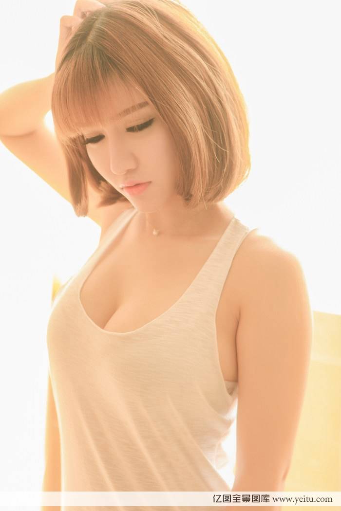 极品尤物傲娇萌萌浴室半裸美胸乳沟浴室性感写真-11