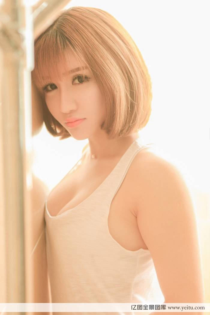 极品尤物傲娇萌萌浴室半裸美胸乳沟浴室性感写真-8