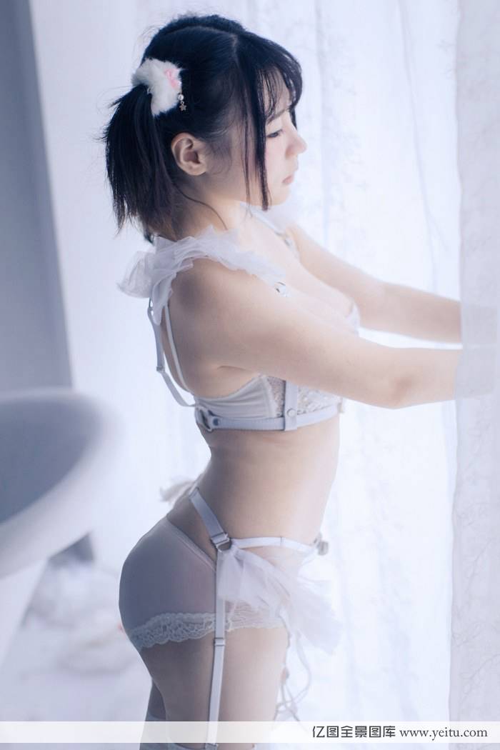 性感美女模特x魅蕾丝内衣诱惑巨乳尽显完美曲线-17