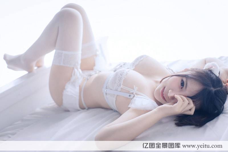 性感美女模特x魅蕾丝内衣诱惑巨乳尽显完美曲线-45