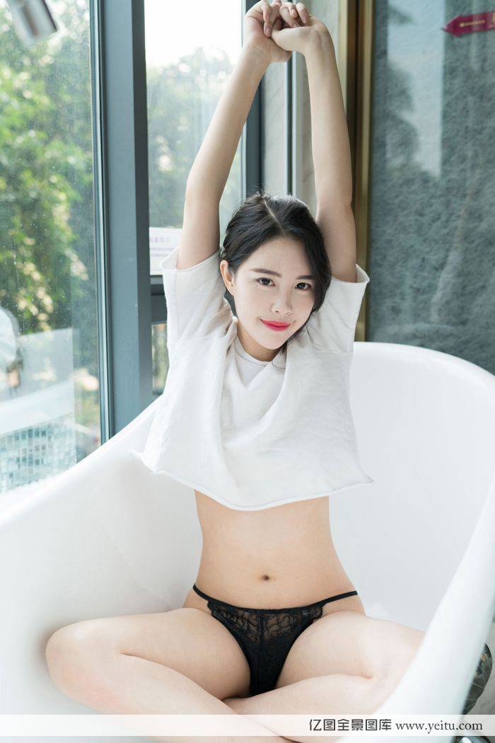 极品丰满少妇白嫩美胸翘臀浴室私房写真-43