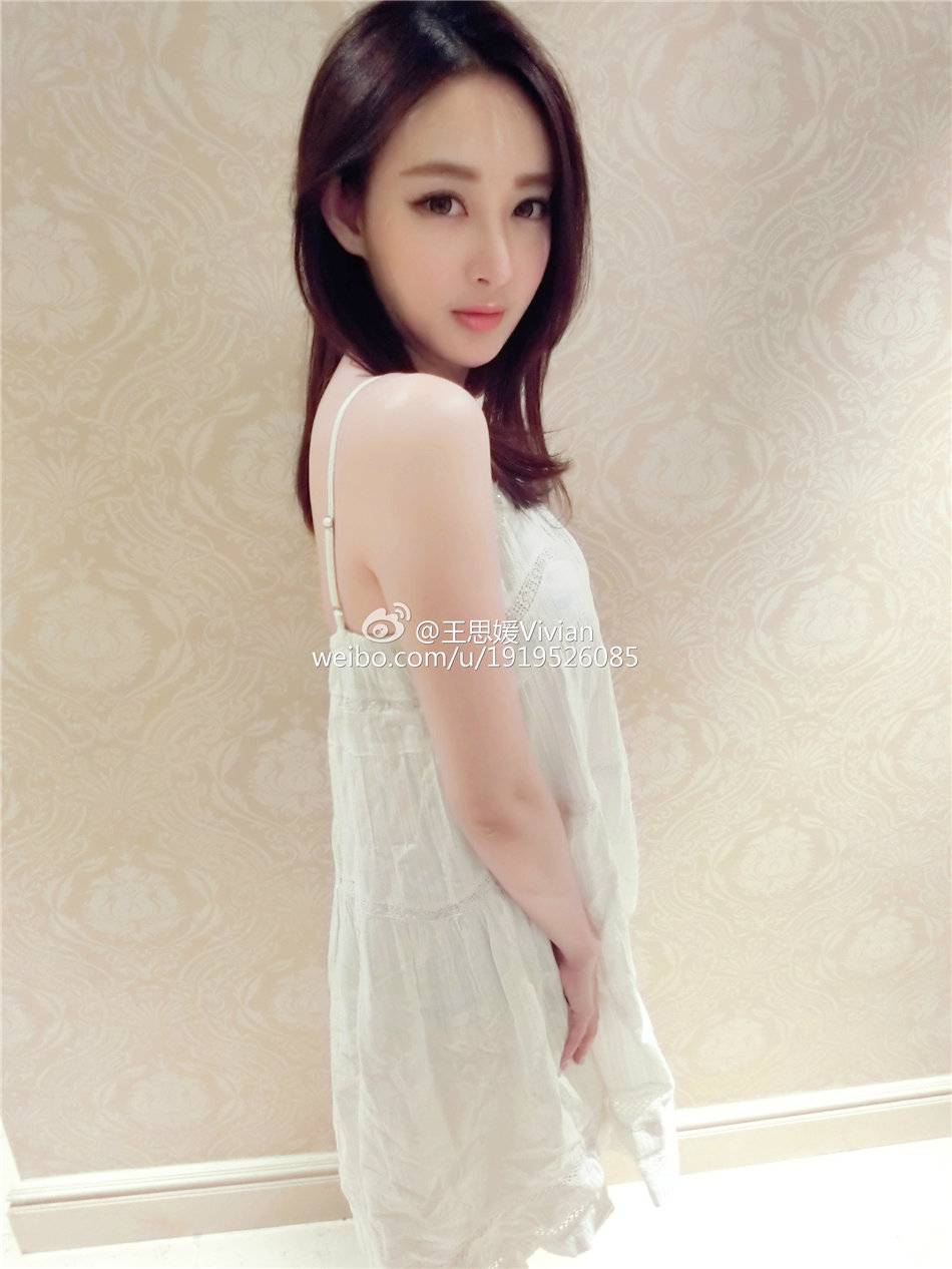 清纯美女娘王思媛Vivian室内气质自拍照-7