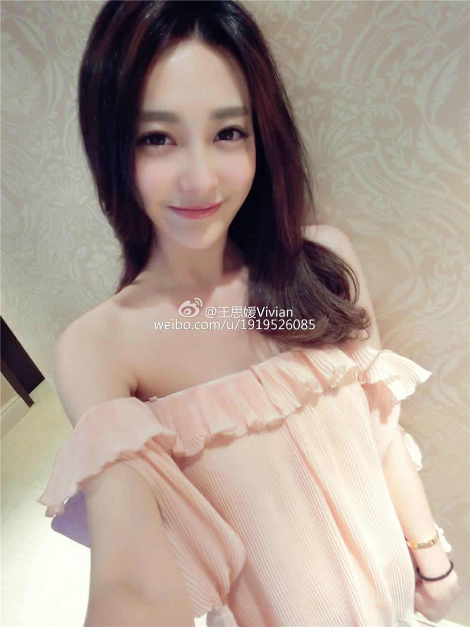 清纯美女娘王思媛Vivian室内气质自拍照-4