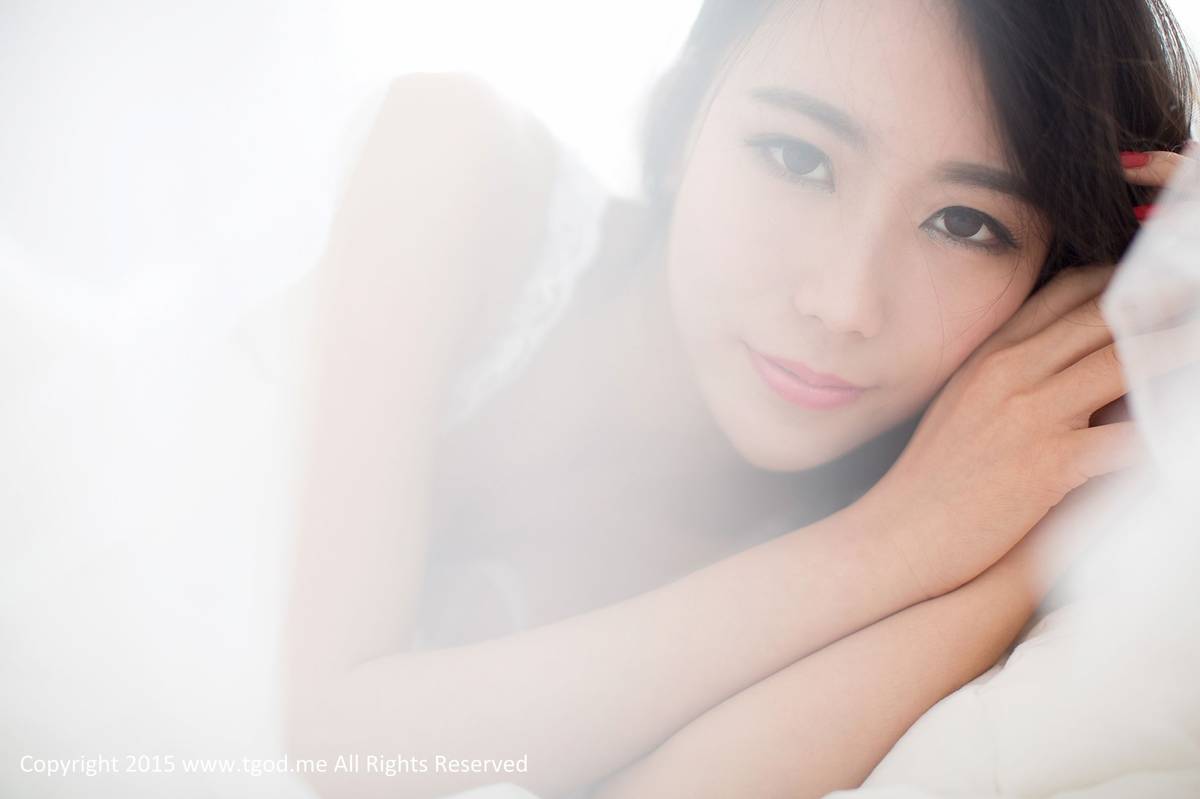 尤蜜荟诱惑女神邓雪Sweet洁白蕾丝魔鬼身材-27