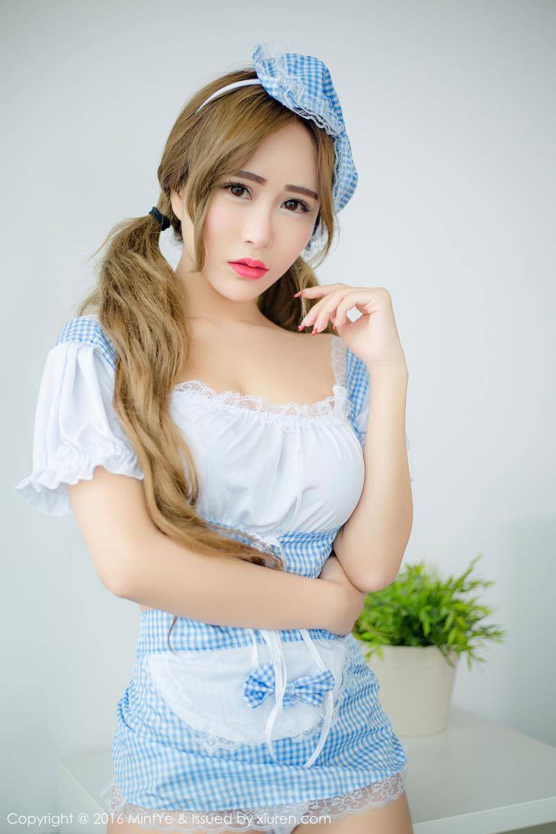 薄荷叶美女模特何梦兮Stacy女仆装修长美腿制服诱惑首刊-50
