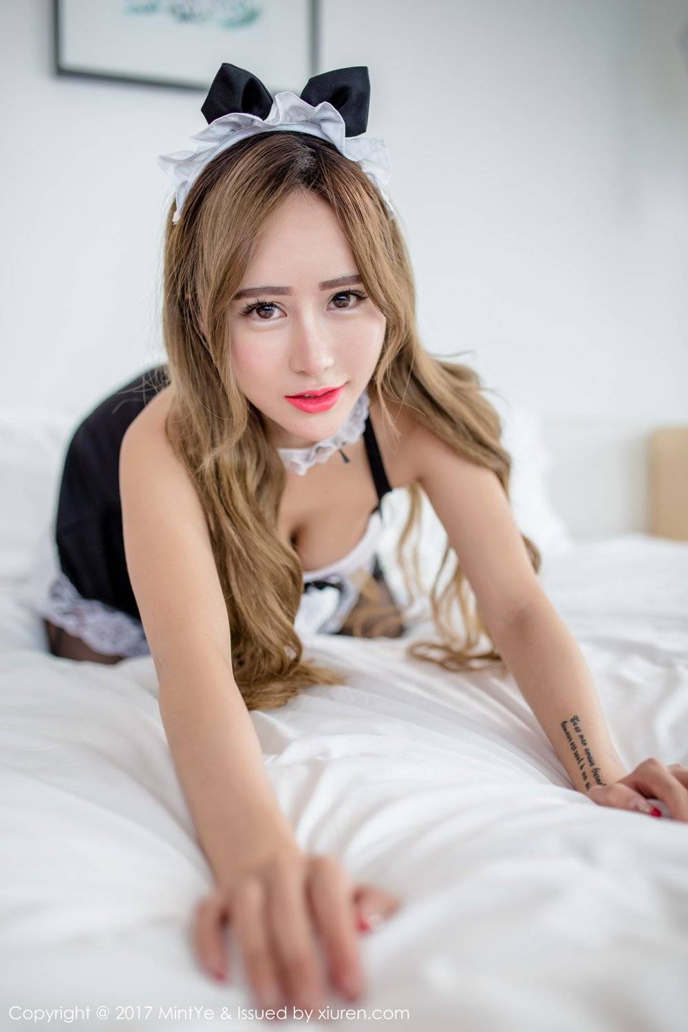 薄荷叶气质美女何梦兮性感内衣女仆装&学生校服诱惑写真-29