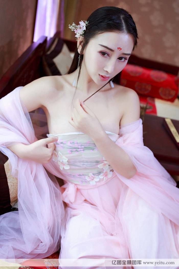 秀人网美女模特邹晶晶Rina古风范十足真空上阵-16