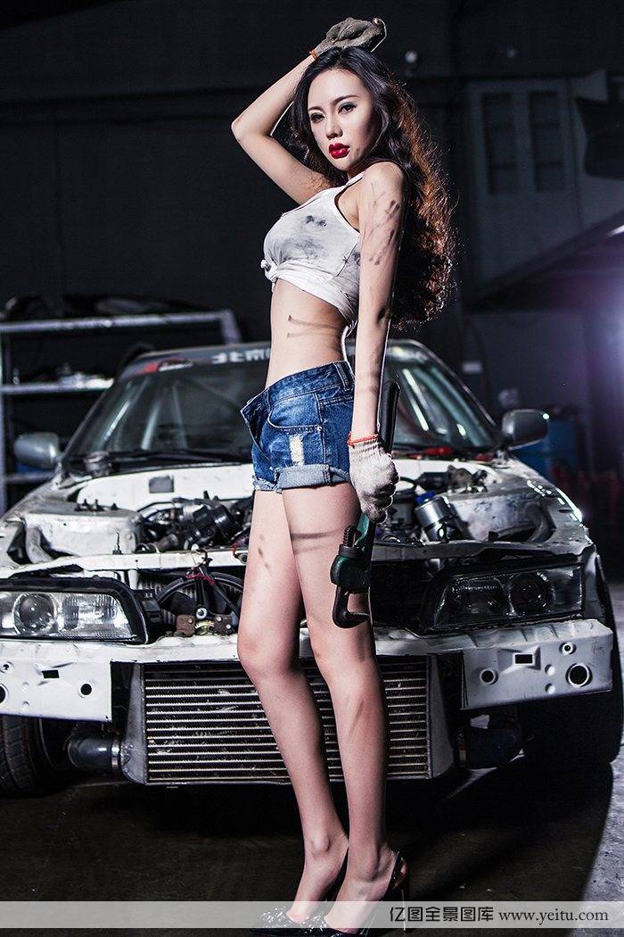 头条女神美女模特米娅Mia性感女修车工丁字裤野性成熟套图-2