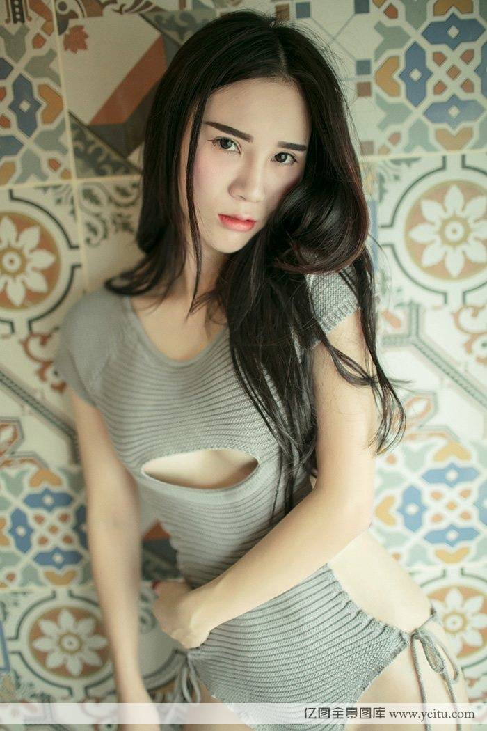 美女模特万万性感比基尼美胸翘臀销魂私房写真-8