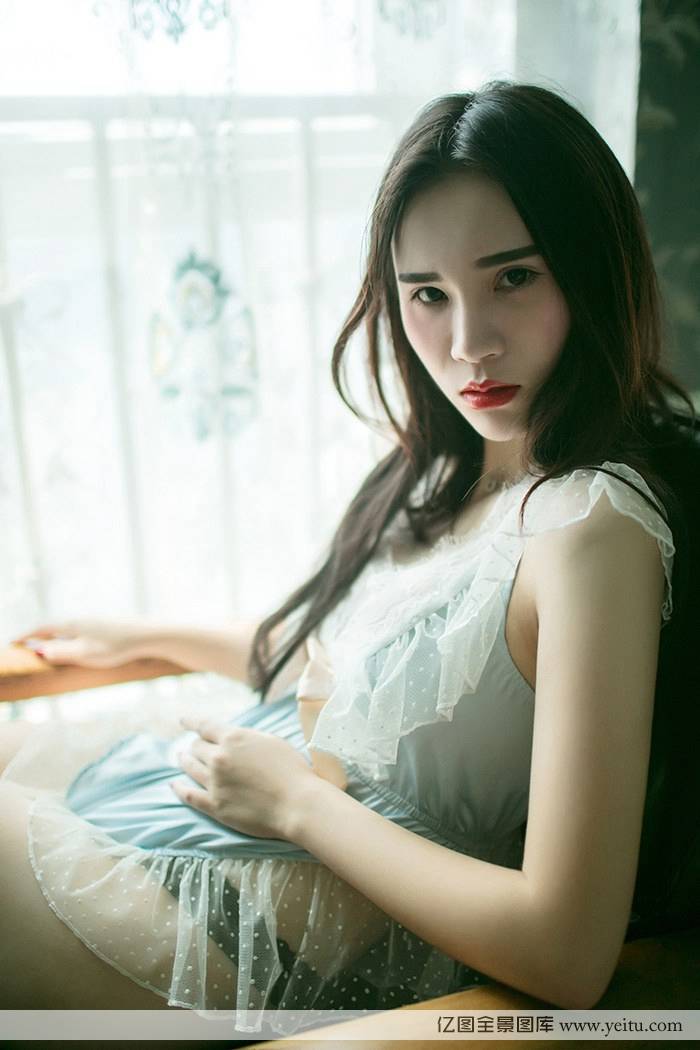 美女模特万万性感比基尼美胸翘臀销魂私房写真-11