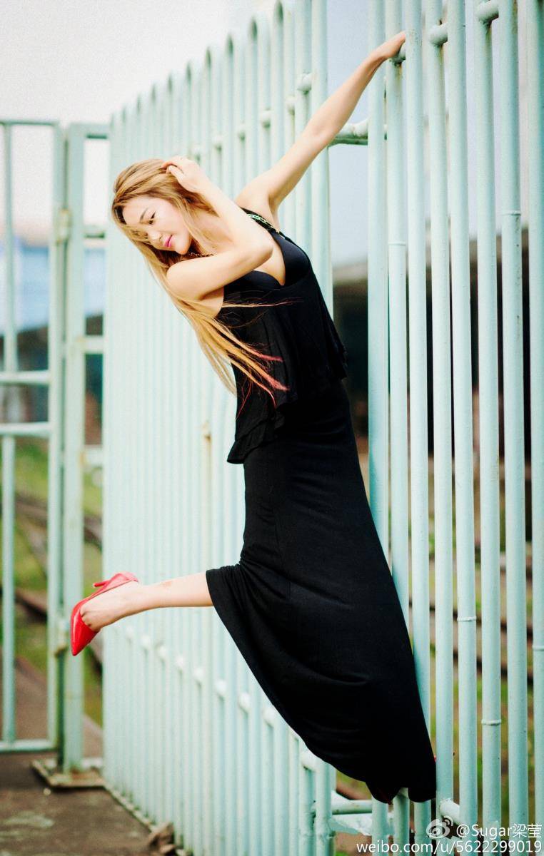 秀人网美女模特梁莹Sugar性感美腿诱惑私房写真-16