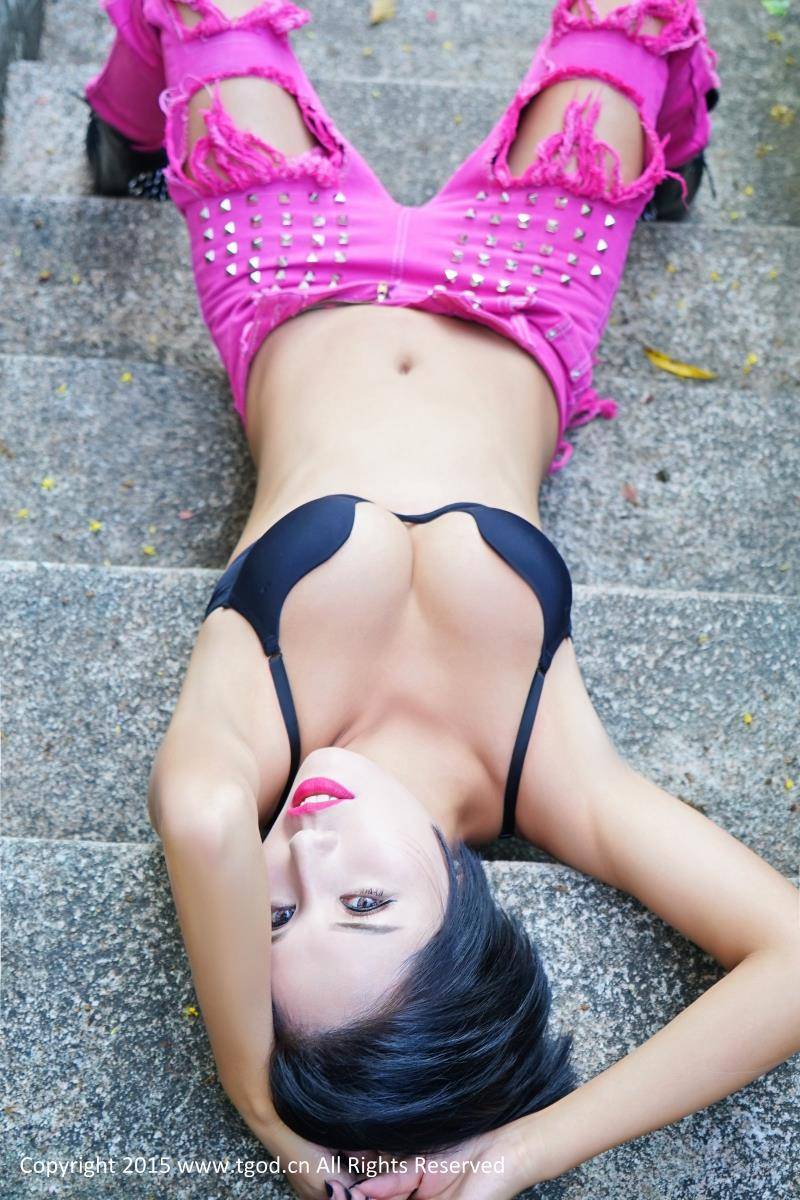 推女神娜依灵儿野性性感美胸诱惑云曼旅拍-12