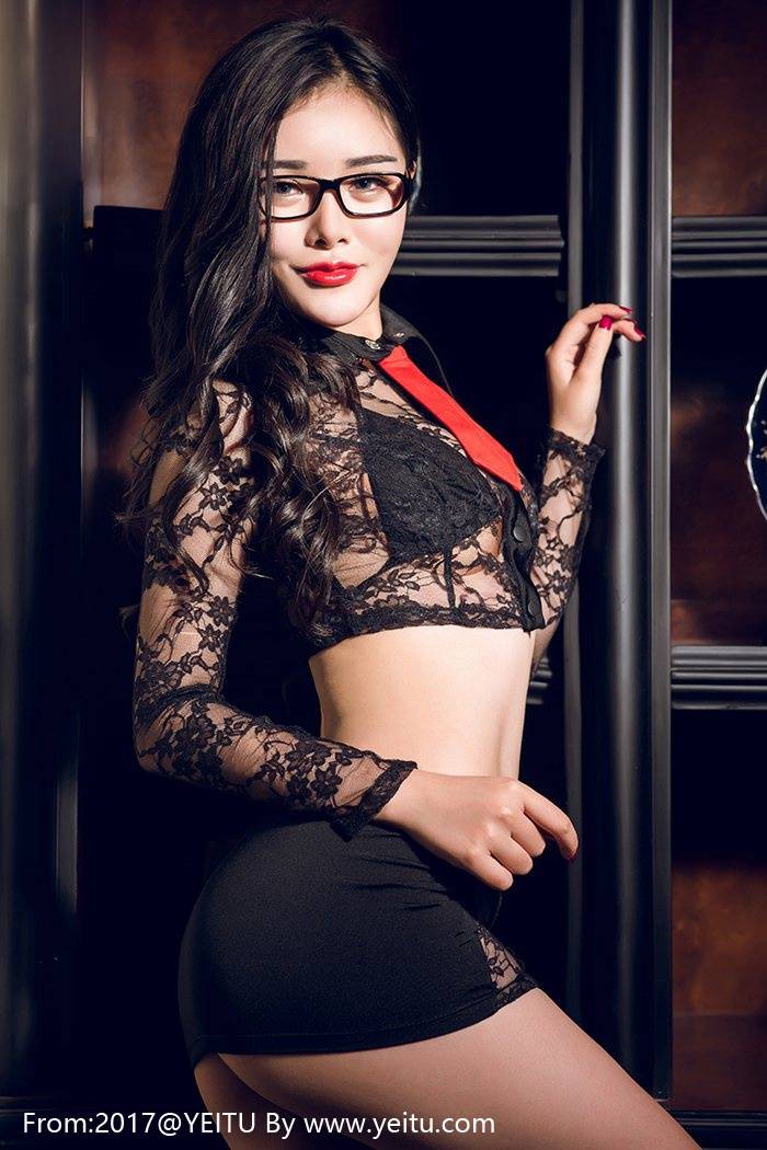 红唇美女陈宇曦COS职场女秘浑圆美乳诱惑美图-3