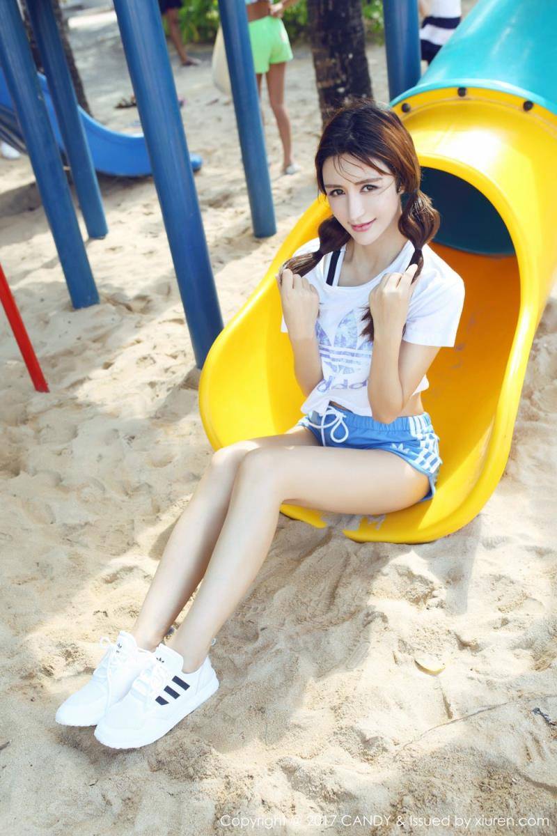 糖果画报美女模特伊莉娜沙滩美腿巴厘岛旅拍