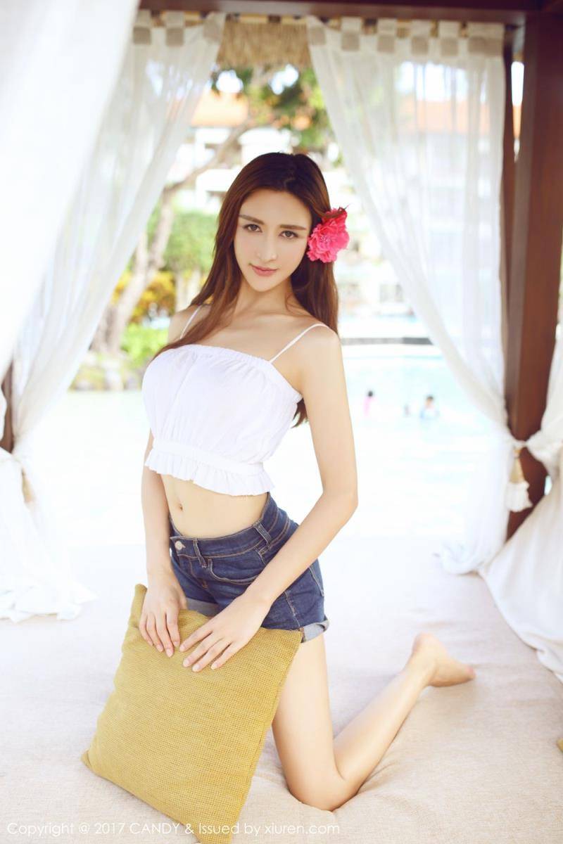 糖果画报混血美女模特伊莉娜泳池比基尼巴厘岛旅拍-13