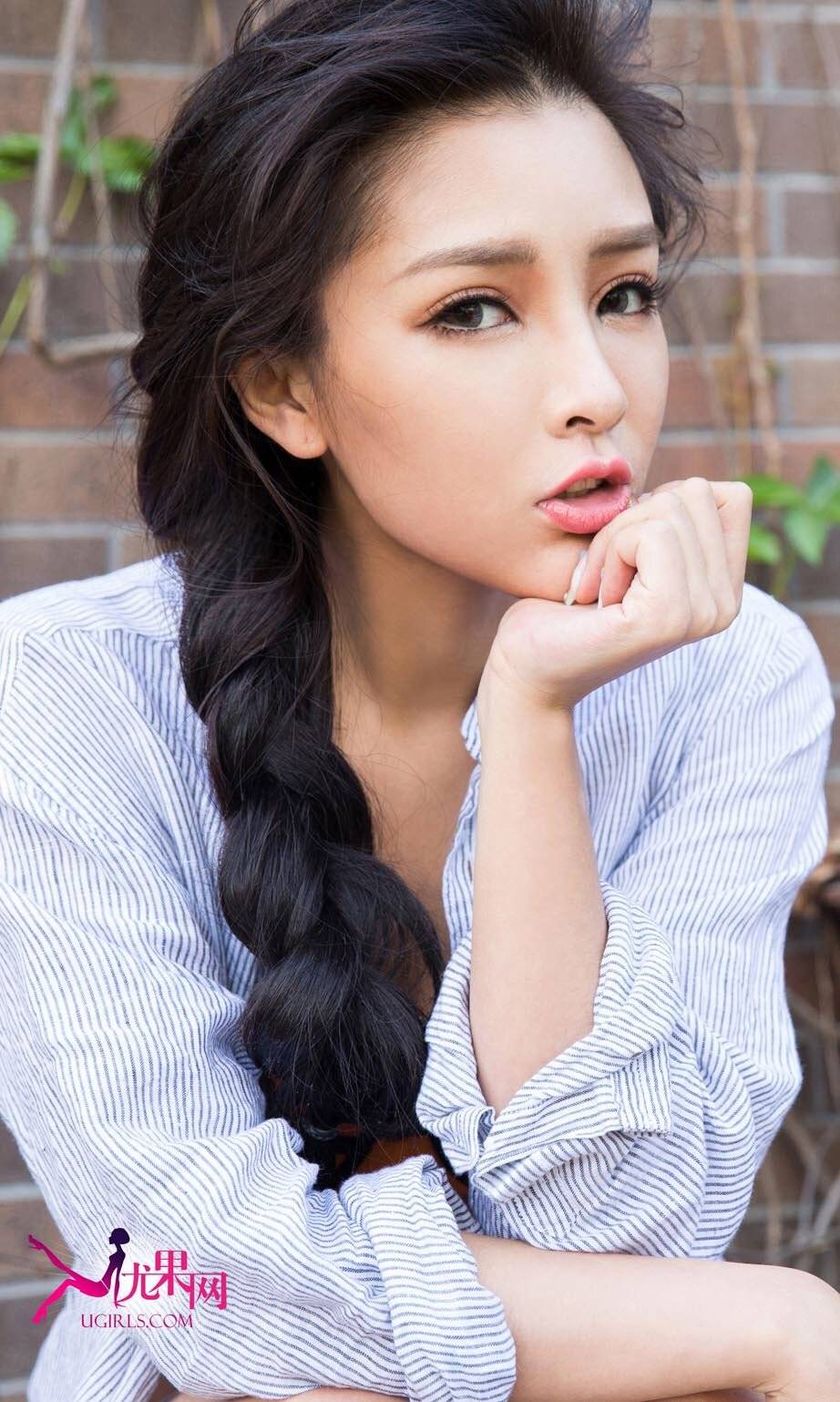 尤果网美女模特戴小唯户外冷艳比基尼光彩写真-15