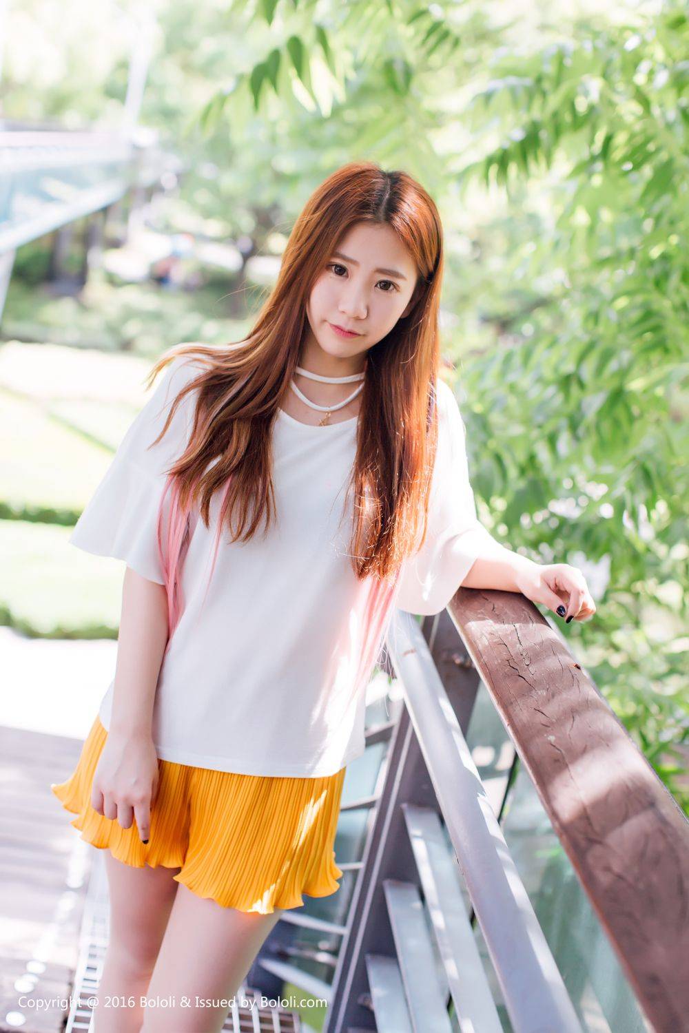 激萌文化菠萝社清新少女董晨莉清新养眼街拍