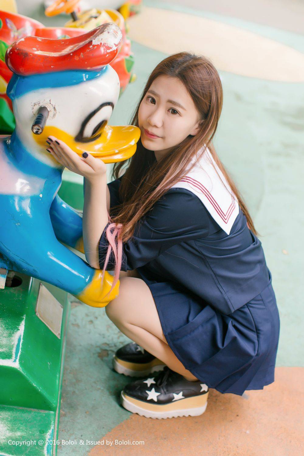 激萌文化菠萝社美少女董晨莉游乐园清新养眼街拍-26