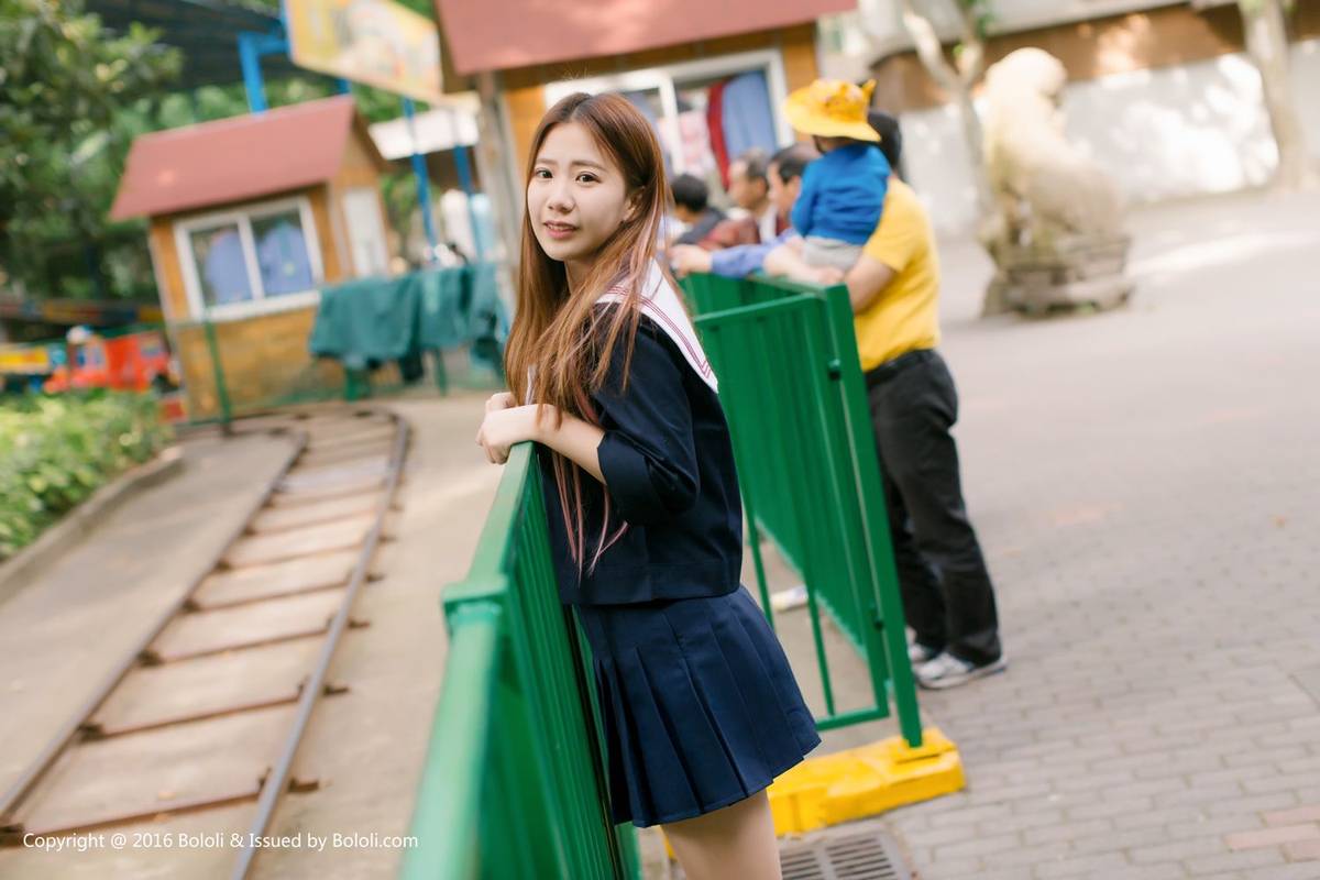 激萌文化菠萝社美少女董晨莉游乐园清新养眼街拍-35