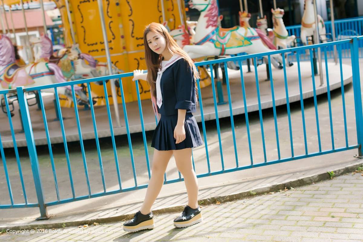 激萌文化菠萝社美少女董晨莉游乐园清新养眼街拍-37