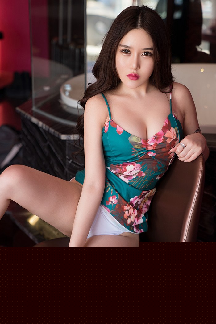 秀人网美女模特曲佑熙身穿旗袍大尺度私房套图-9