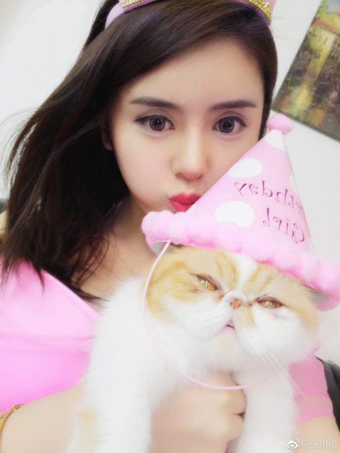 斗鱼七哥张琪格大尺度豪乳美腿波涛胸涌诱惑-19