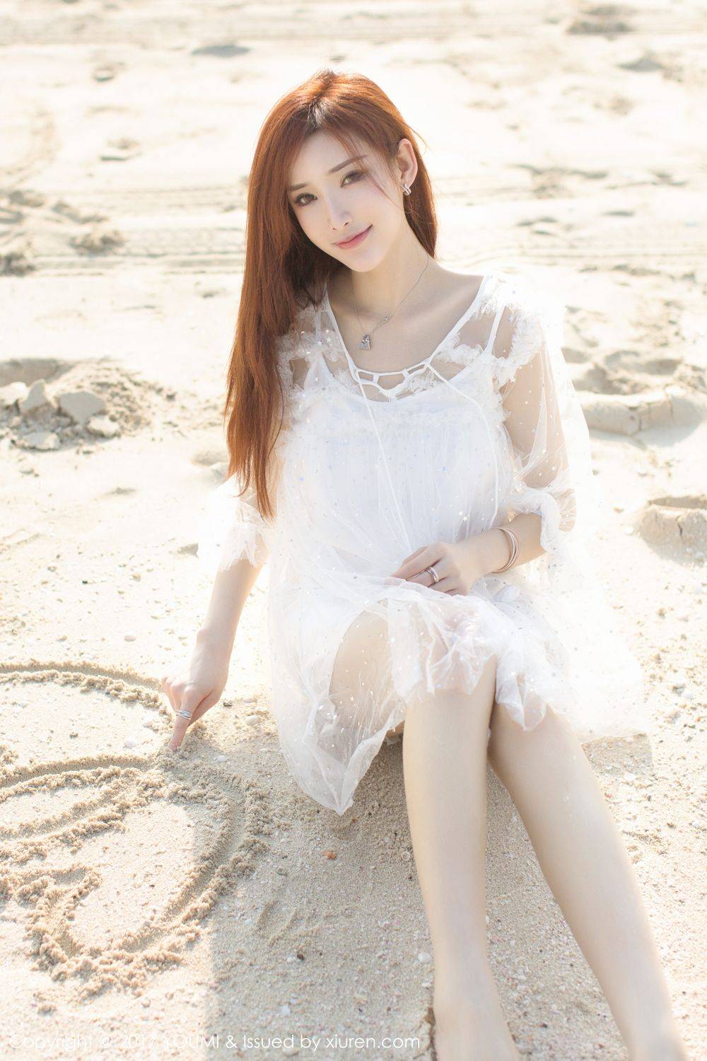 尤蜜荟气质女神周妍希沙滩比基尼清新唯美风写真-12