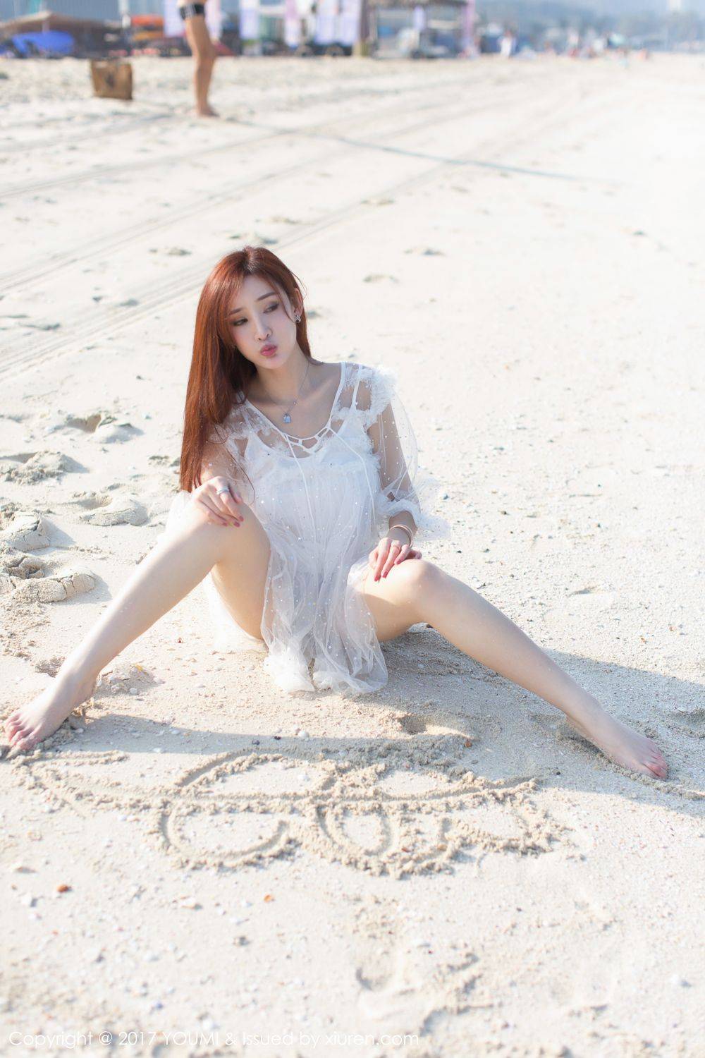 尤蜜荟气质女神周妍希沙滩比基尼清新唯美风写真-14