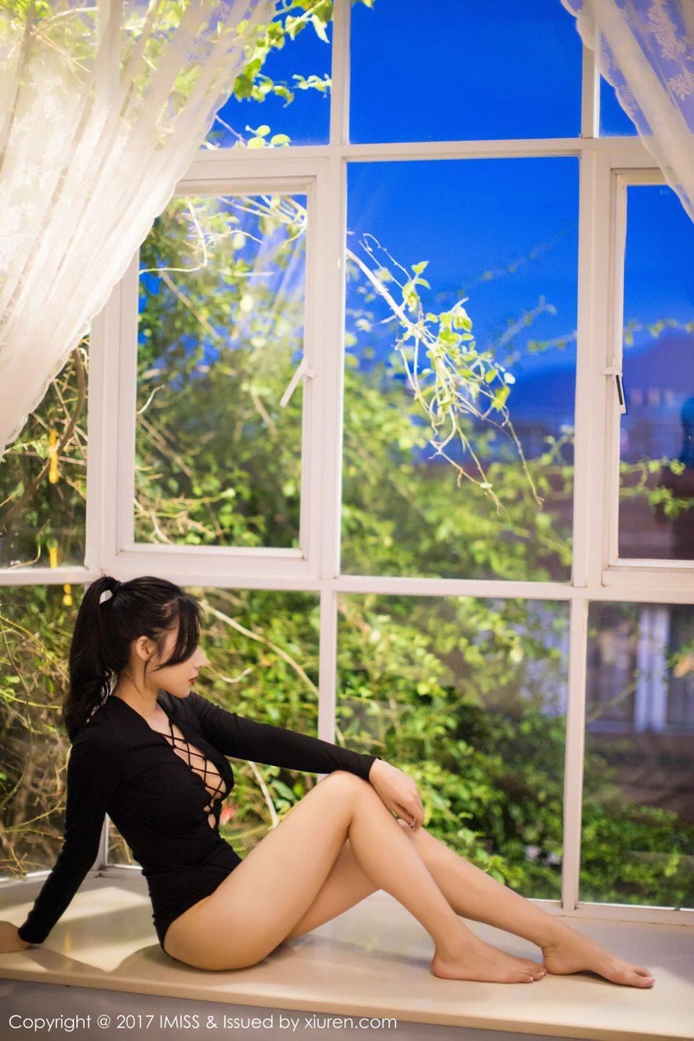 爱蜜社宅男女神小狐狸Sica黑色内衣美腿温润妖娆诱惑