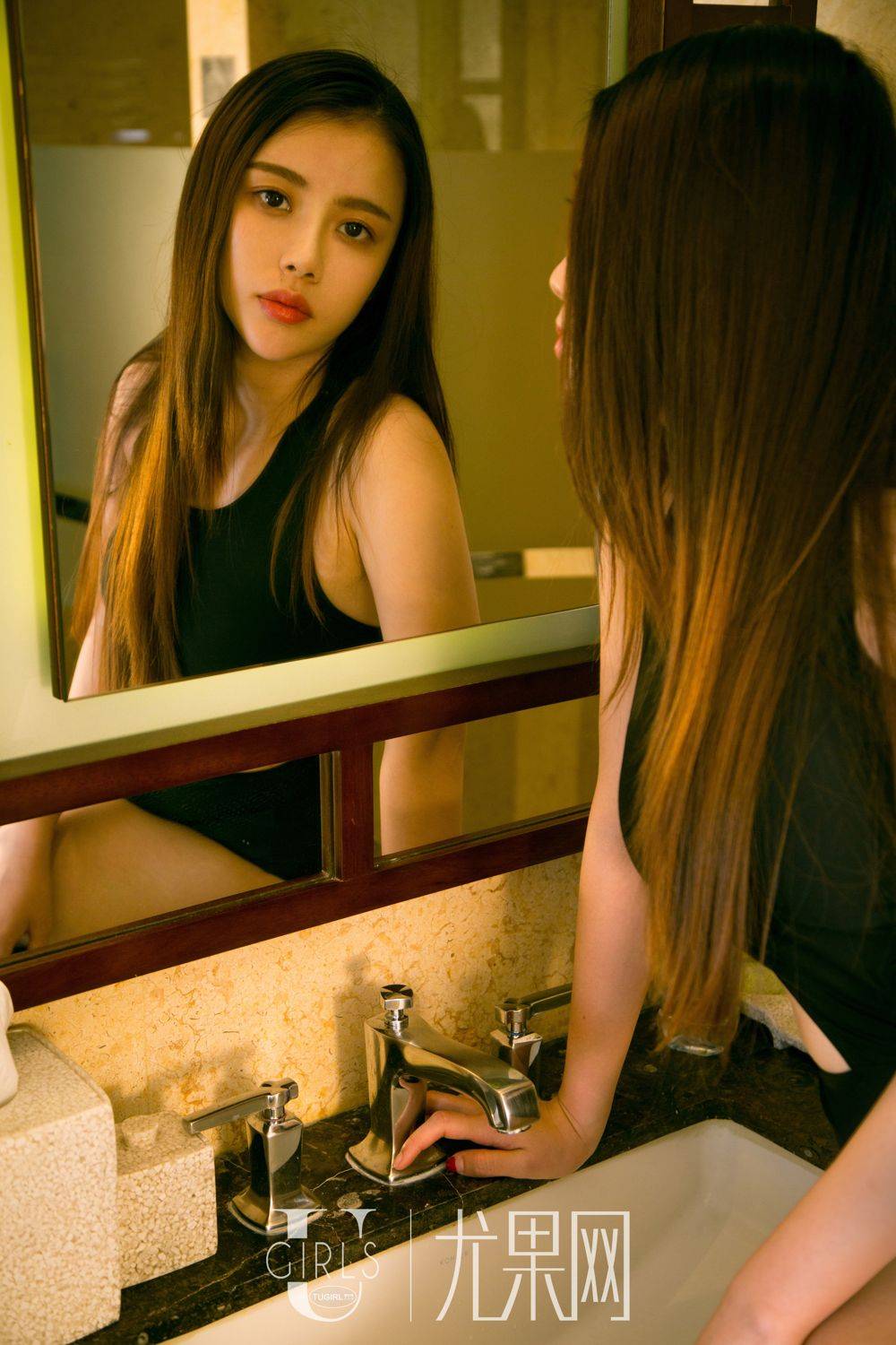 极品美女尤果茉莉比基尼性感诱惑遮挡不住完美曲线-42