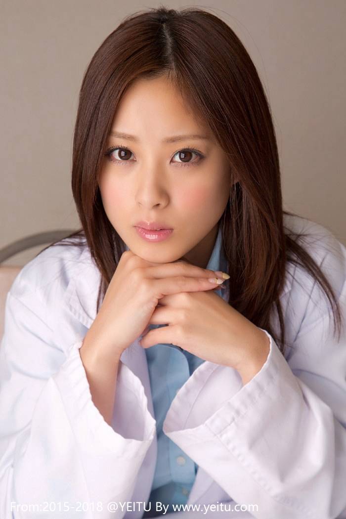 日本美女野田彩加白皙美胸性感内衣诱惑春光乍泄