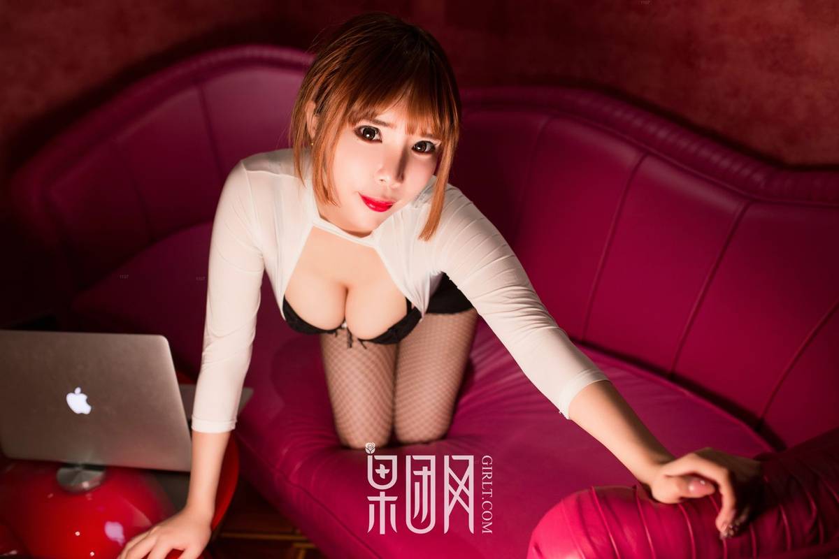 果团网妖妖酱妲己爱吃糖化身娇俏小女仆浴缸湿身大秀-16