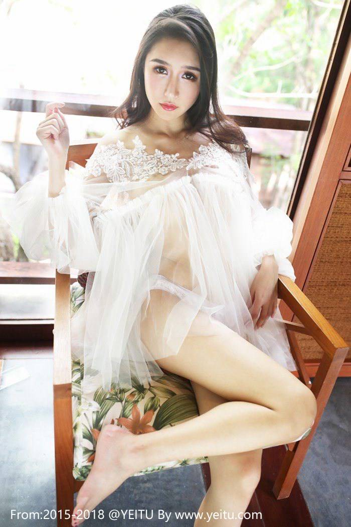 美媛馆宅男女神于大小姐AYU酥胸翘臀泳池系列写真