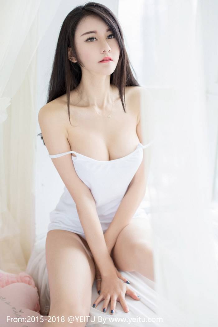 尤蜜荟新人模特樱小白baby低胸蕾丝内衣童颜巨乳诱惑