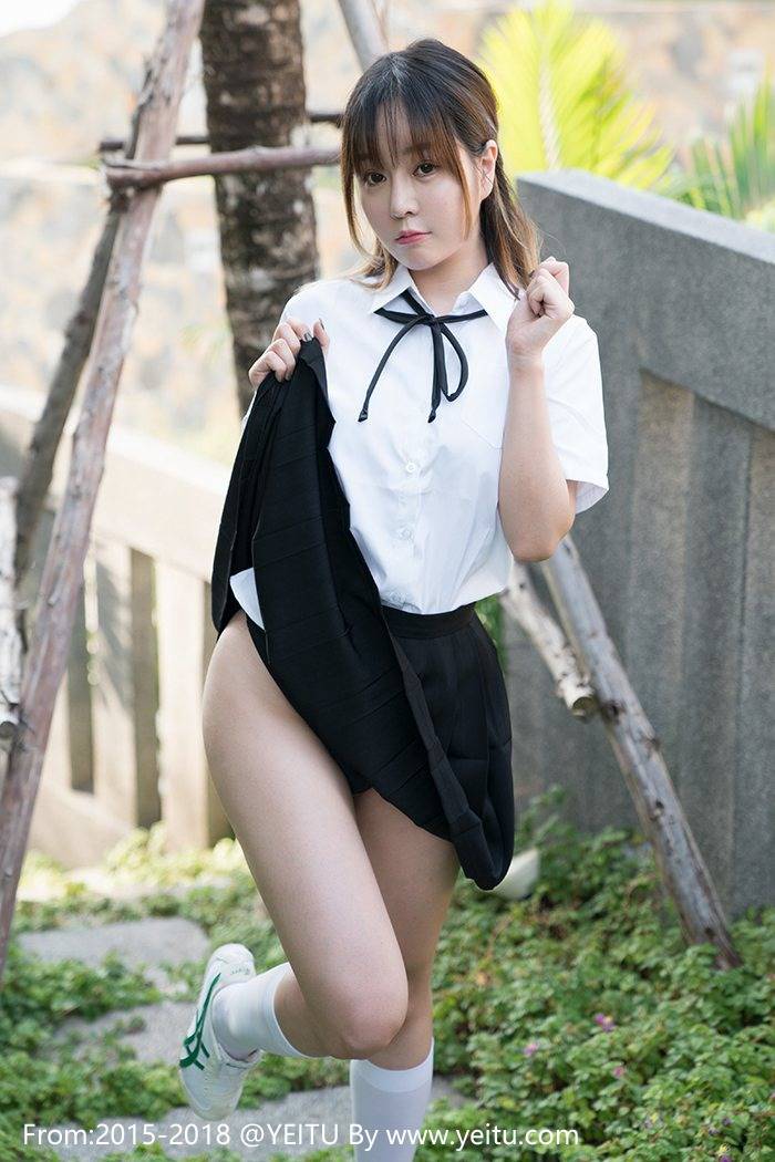 花漾Show姐妹花妮小妖王雨纯丝袜美腿大尺度制服诱惑-3