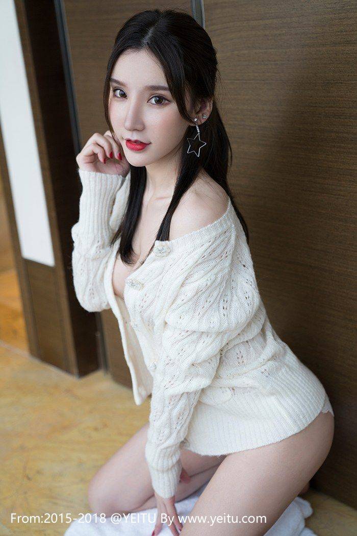 花漾show女神周于希丝袜美腿蕾丝翘臀大尺度真空写真-31