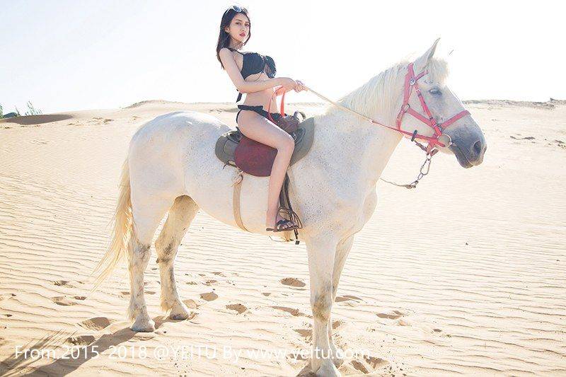 尤果网性感美女田梓茵沙漠流苏比基尼内衣诱惑豪迈写真-46